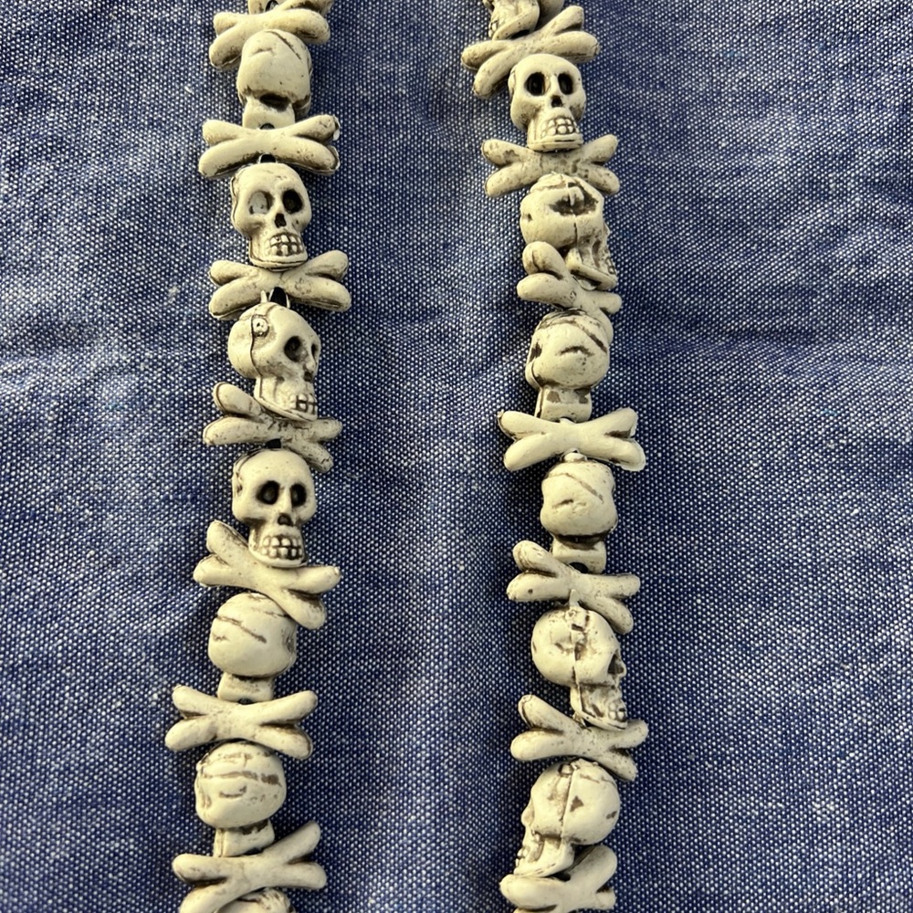 Skeleton Skull Crossbones Long Party Plastic Halloween Necklace Scary Fun